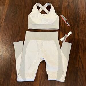 New Mix Active Set, Sports Bra & Seamless Leggings - NWT - Size L